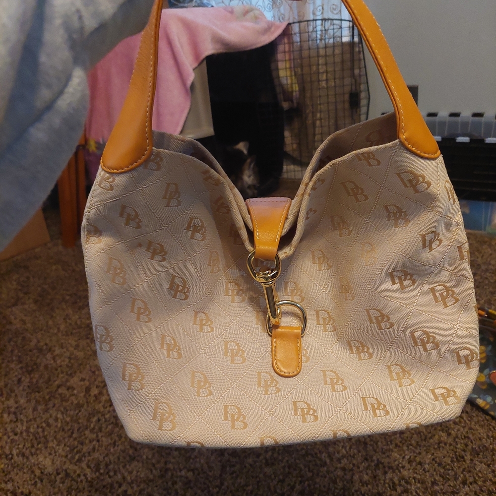 Dooney and bourke classic logo hobo bag - Picture 5 of 5